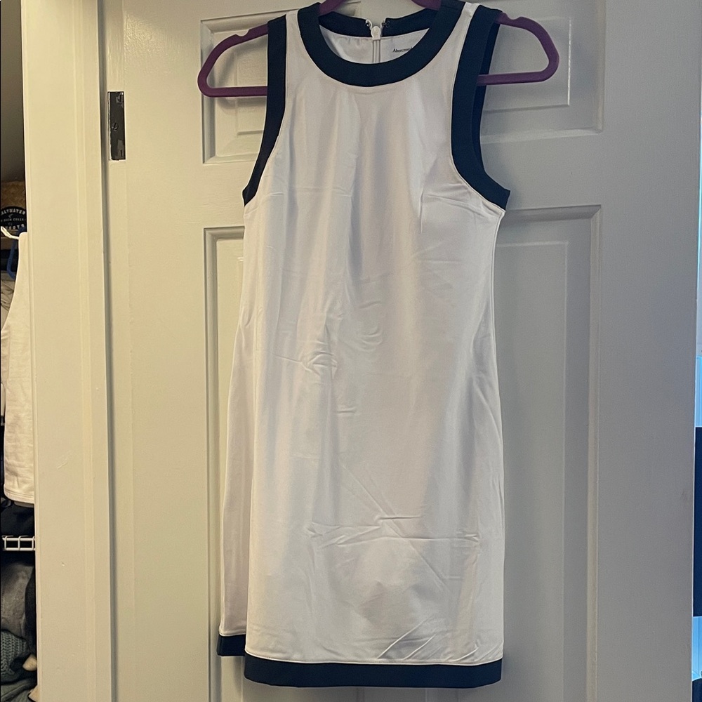 Abercrombie & Fitch White and Black Dress